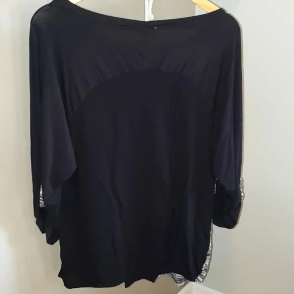 Dept 222 Black White ¾ Sleeve Top 2XL Open Back Detail - Picture 2 of 7